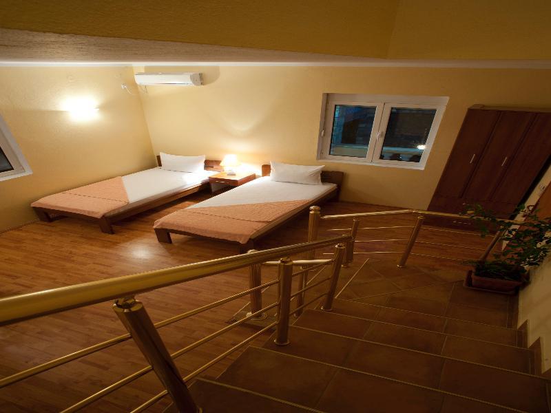 Castellamare Residence Petrovac Ngoại thất bức ảnh